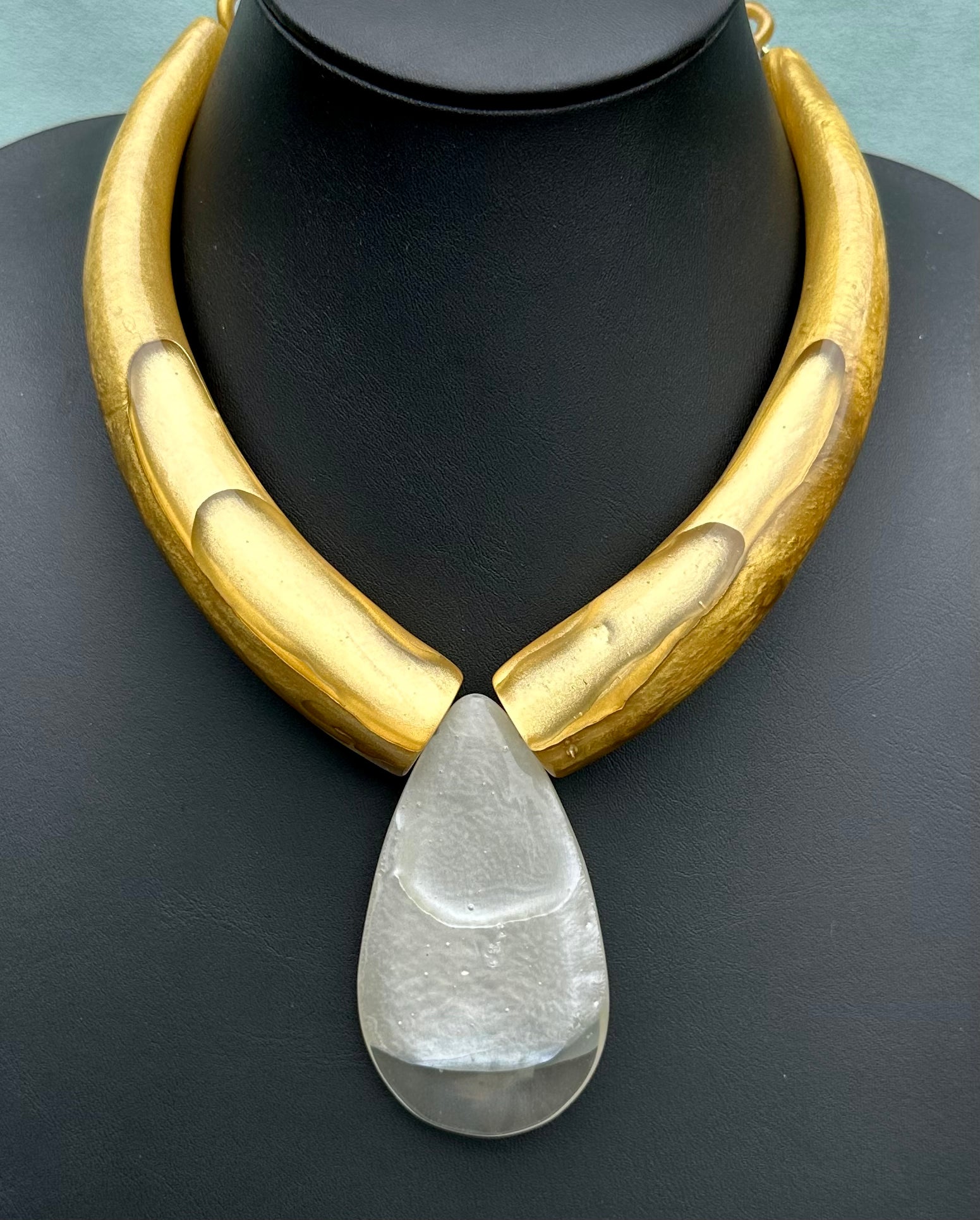 Electra Goldy Horn with Color Drop Vanderbilt Collection