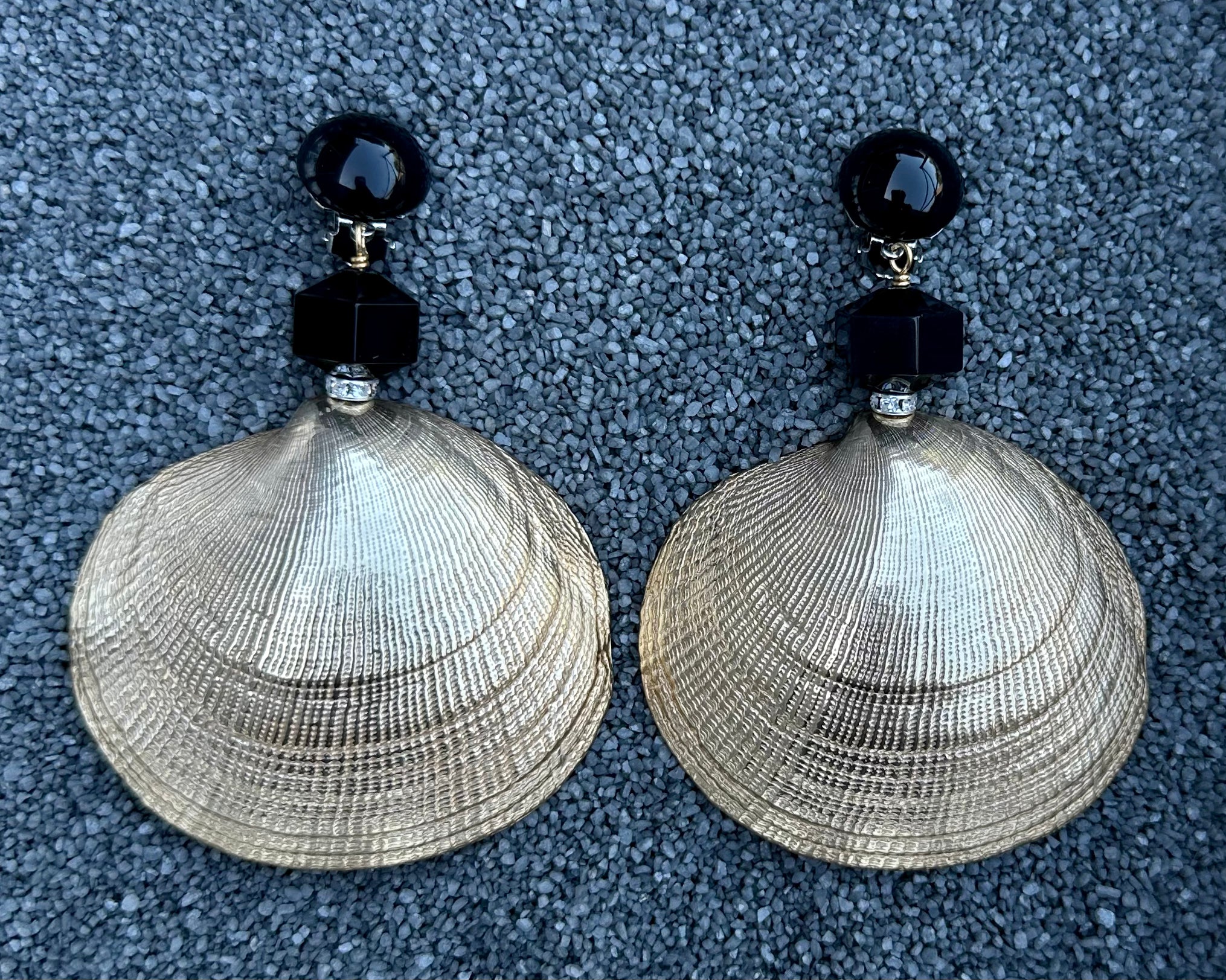 Fluo Large Shell Pendant