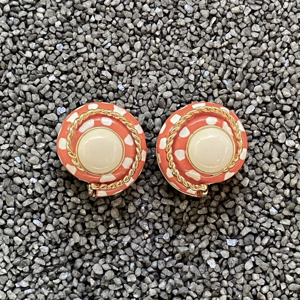 Spotted Shell Swirls W Color Center