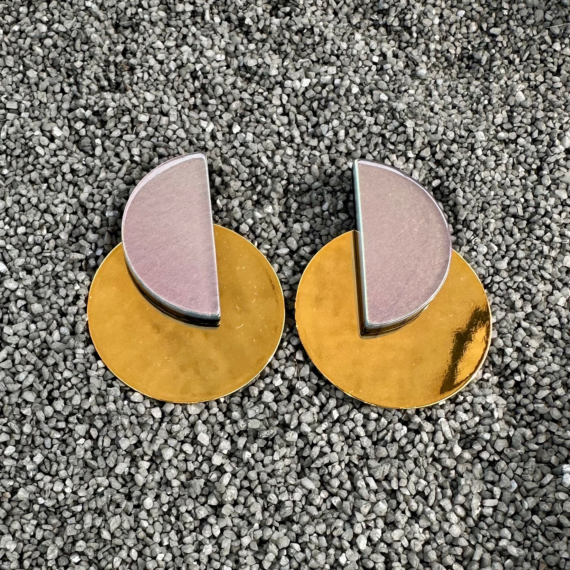 Half Disc on Disc Grey to Purple