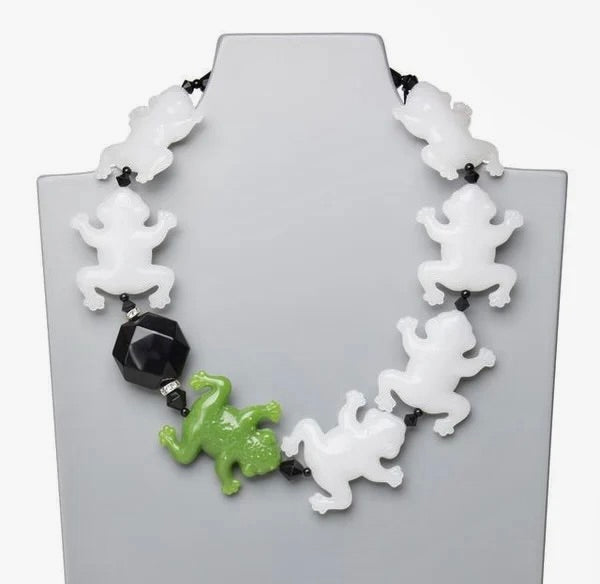 Froggy Choker White Green
