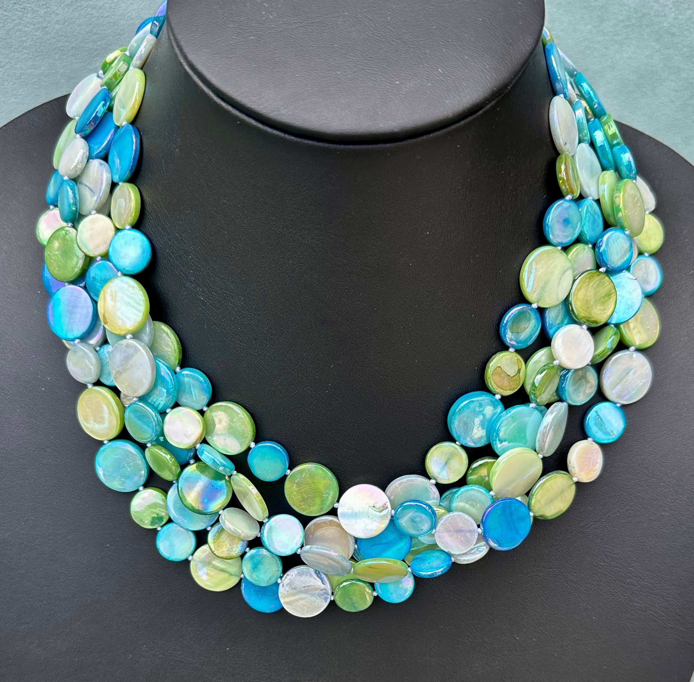 Chimes Dyed Mother of Pearl 5 Strands / Colors