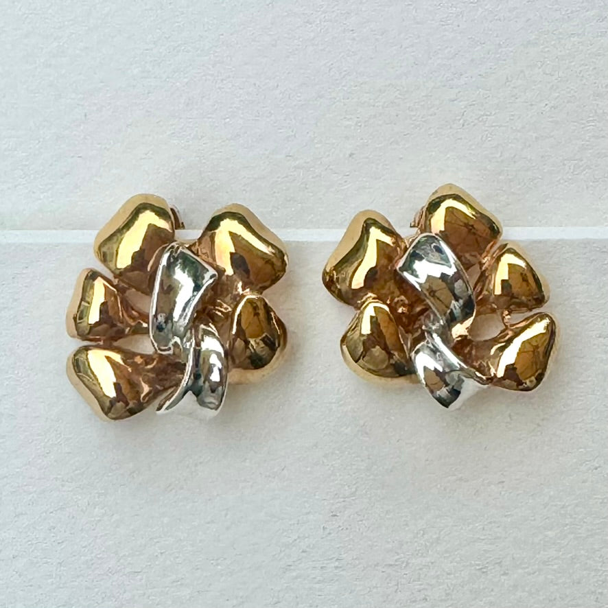 Gold Silver Center Flower