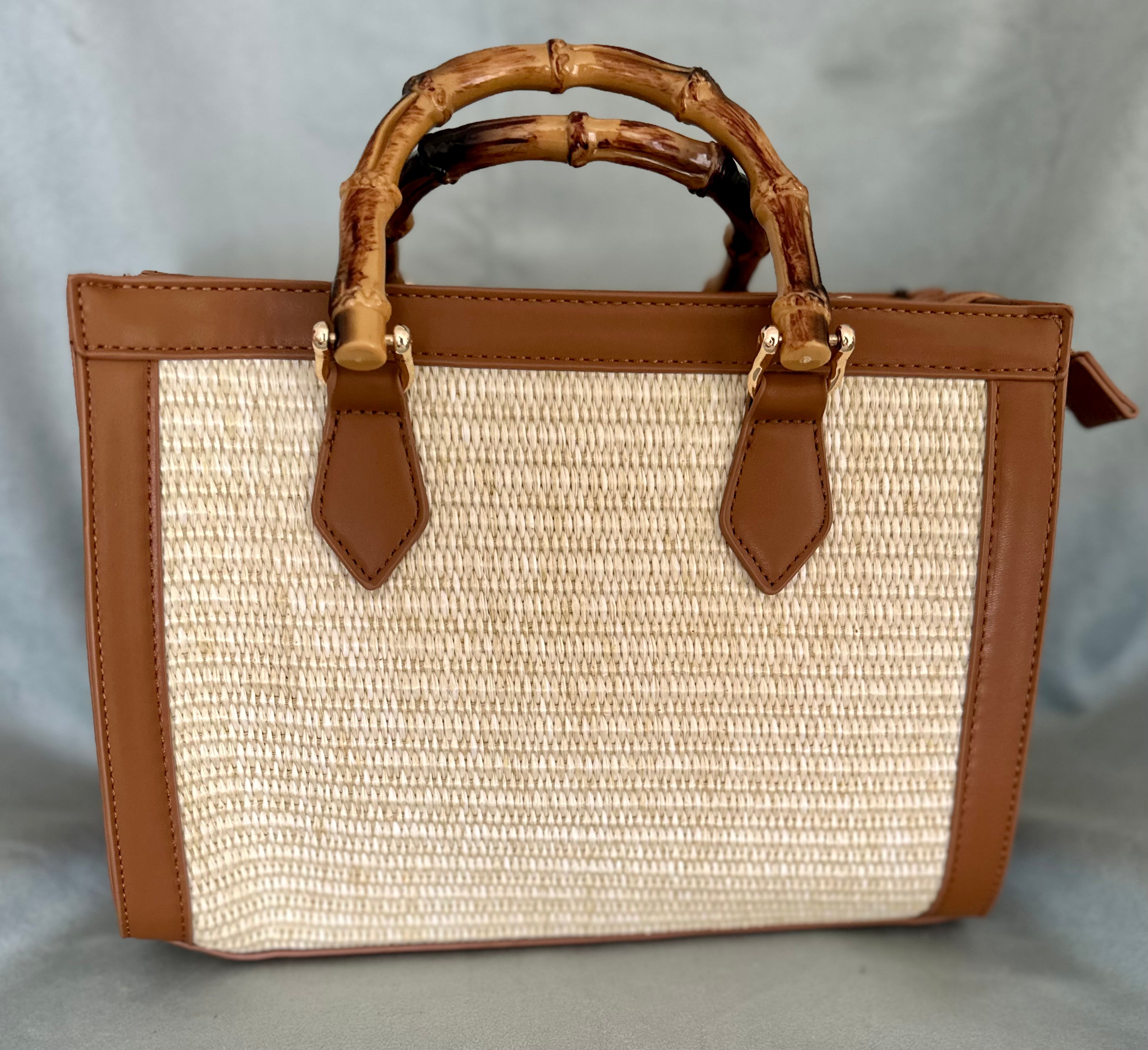 Large Raffia Bag w/Bamboo Handle