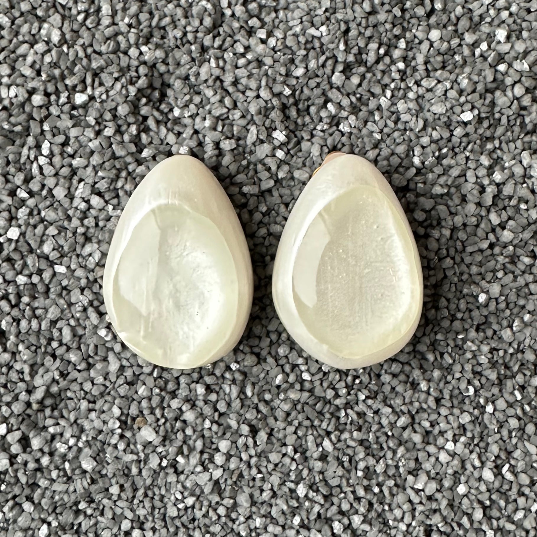 Dana Button in Colors