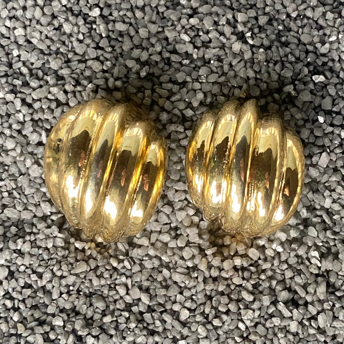 Domed Ribbed Polished Gold