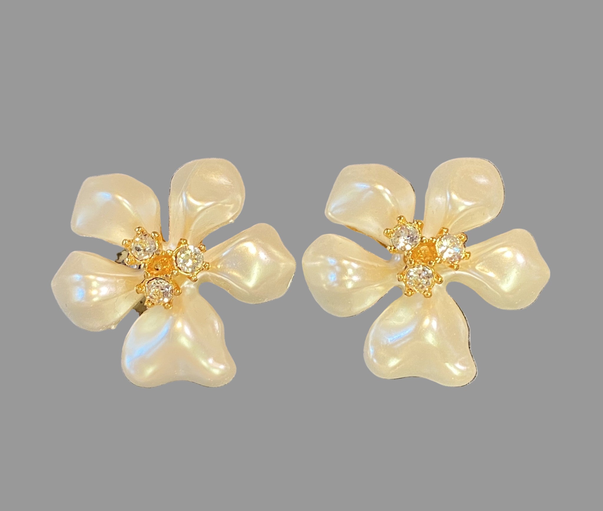 Large Clip Flower in Colors