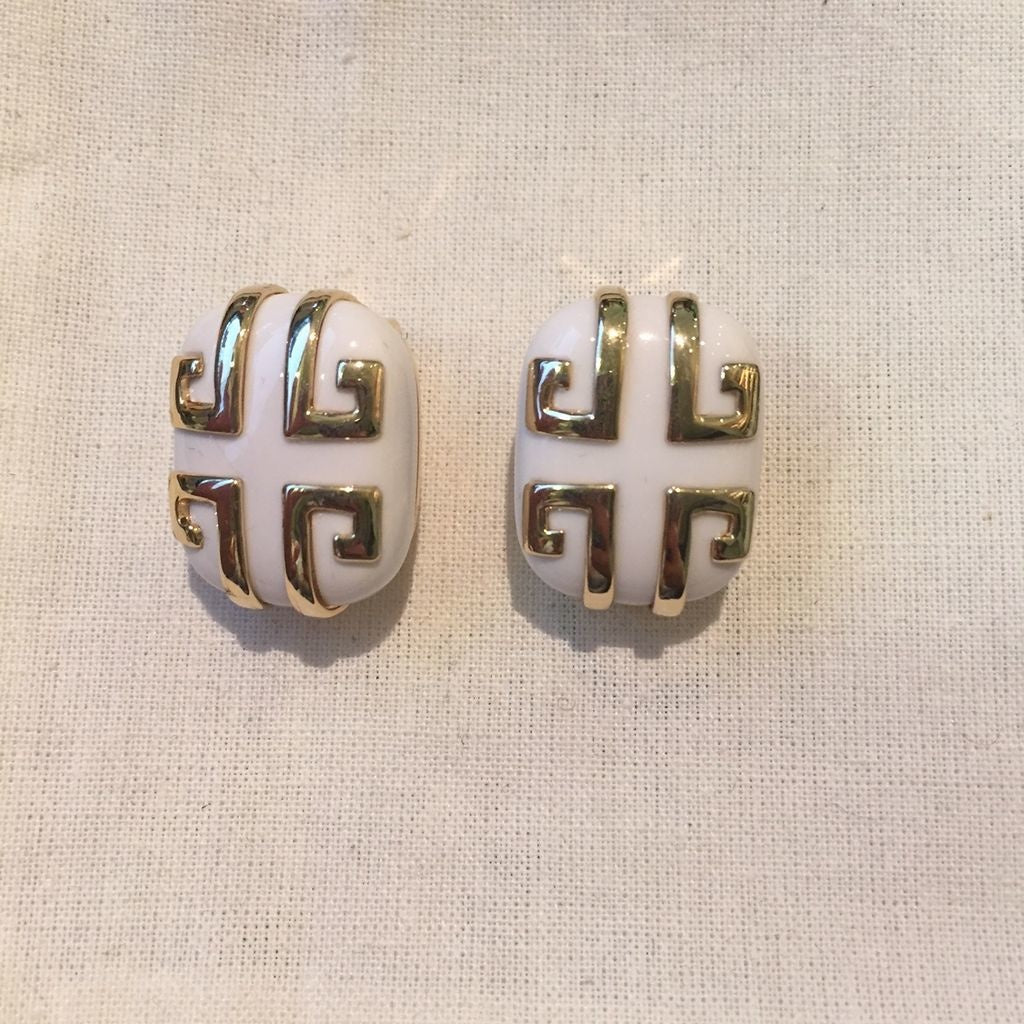 Vcexclusives: White & Gold Unity Cross