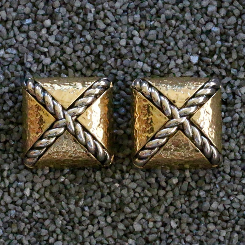 Vcexclusives: Bold Gold Weave