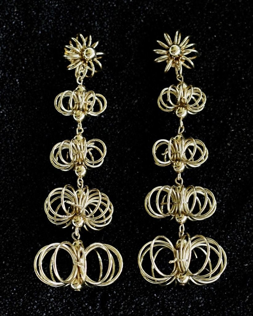 Kjlane: 60’S Wire Drop Pierced