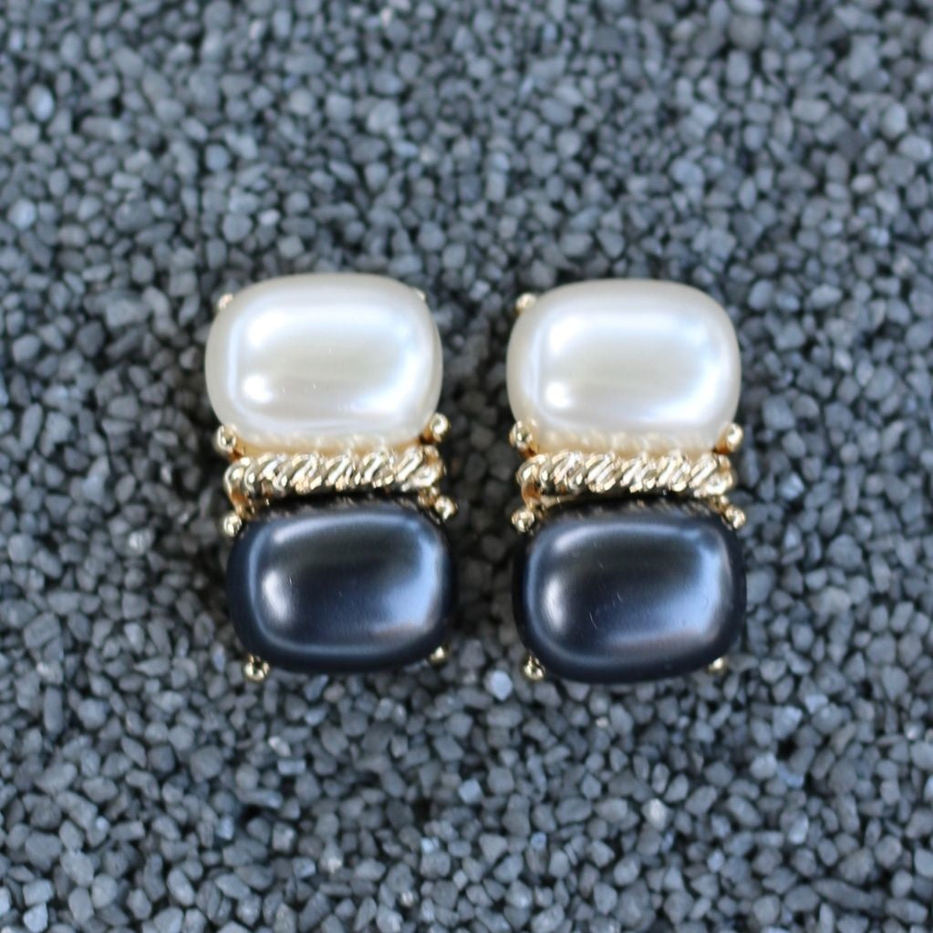 Vcexclusives: Sharon Pearl Over Dark Gray