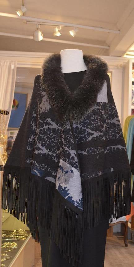 Vcexclusive: Wrap Navy Wrap With Suede