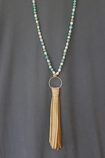 Vcelusives:Kelsye Turq Howite