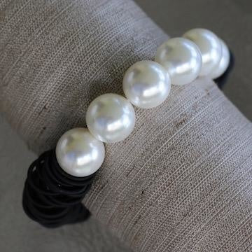 Vcexclusives: Pearls With Silver Wire