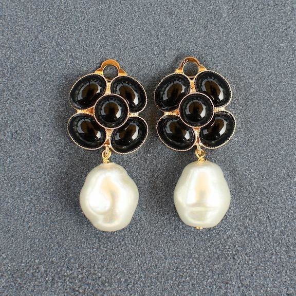 Vcexclusives: Pet Black Onyx W Pearl Drop