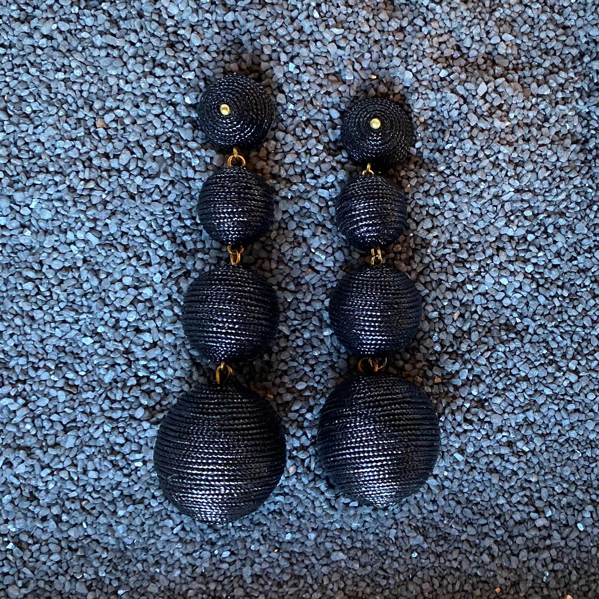 3 Black Small To Large