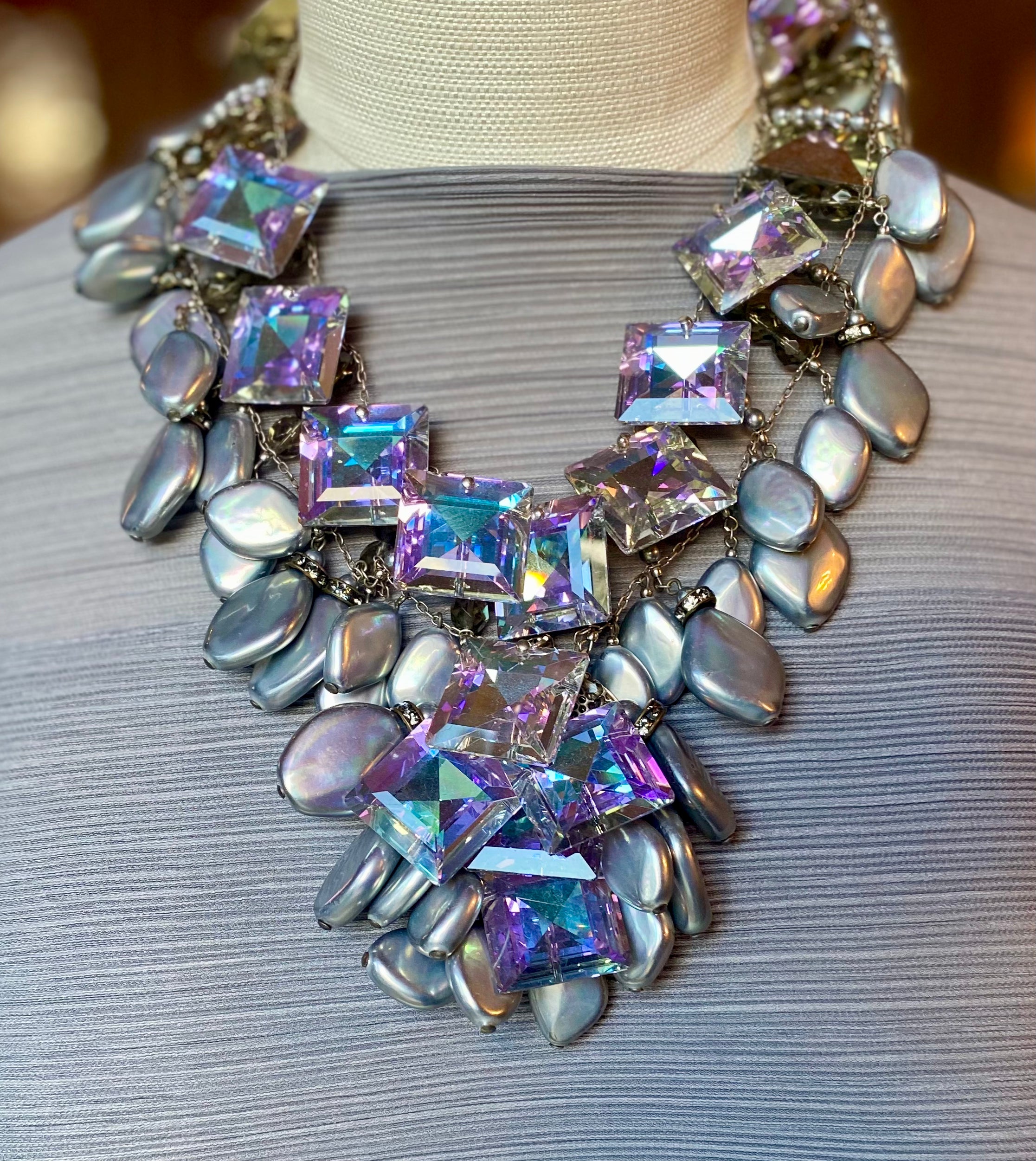 Spencer Square Crystal Grey Pearl