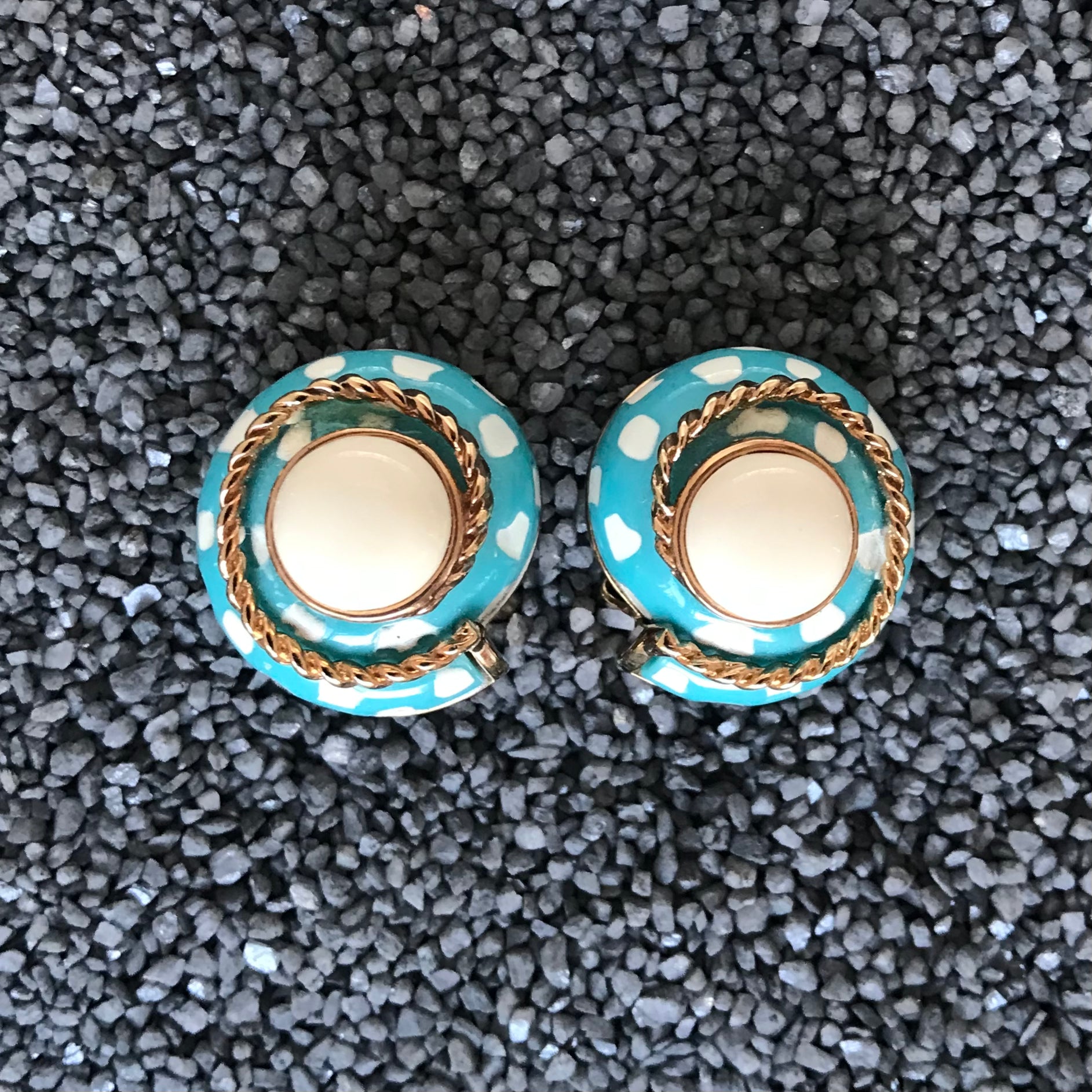 Spotted Shell Swirls W Color Center