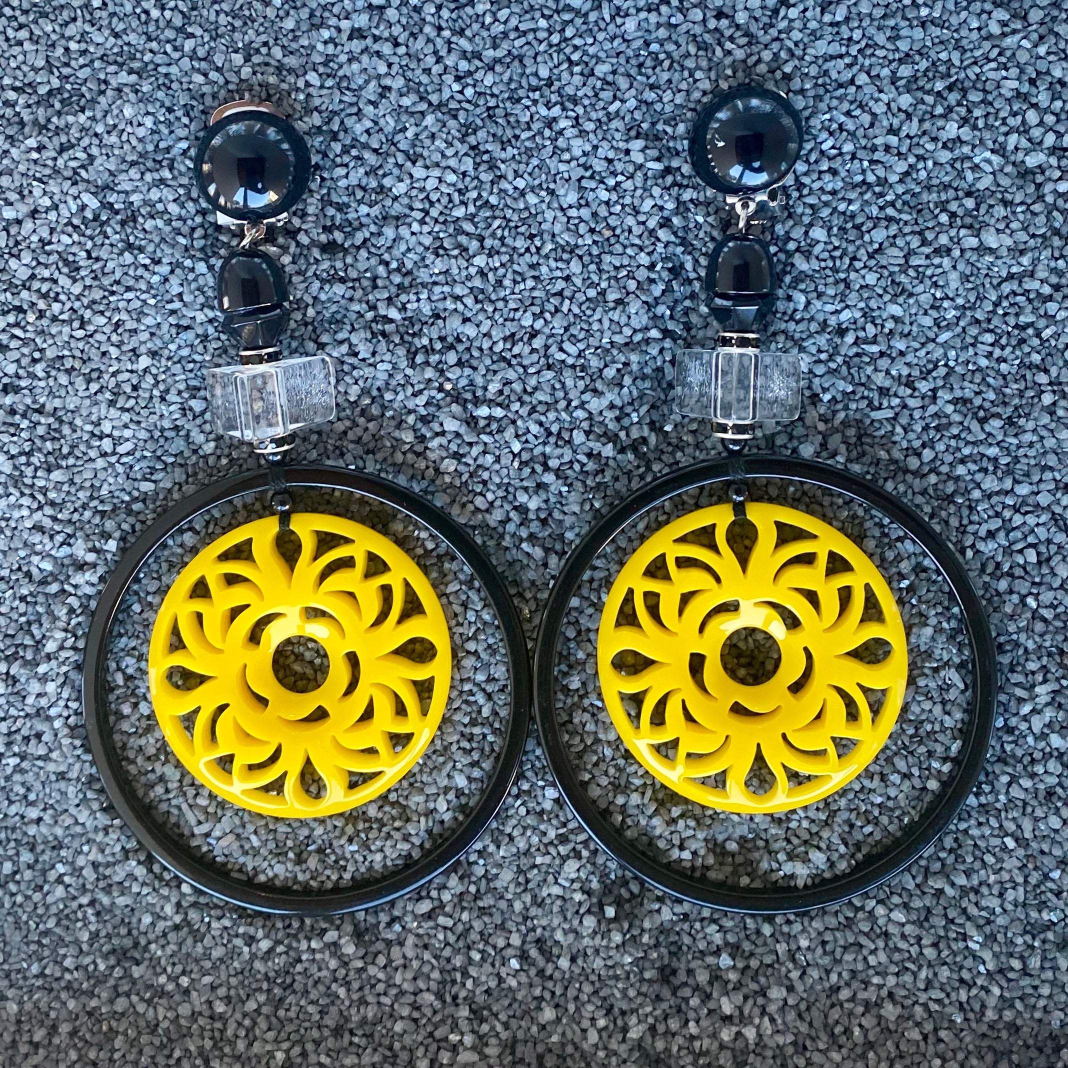 Big/Hoops/Sugar/Yel/Blk