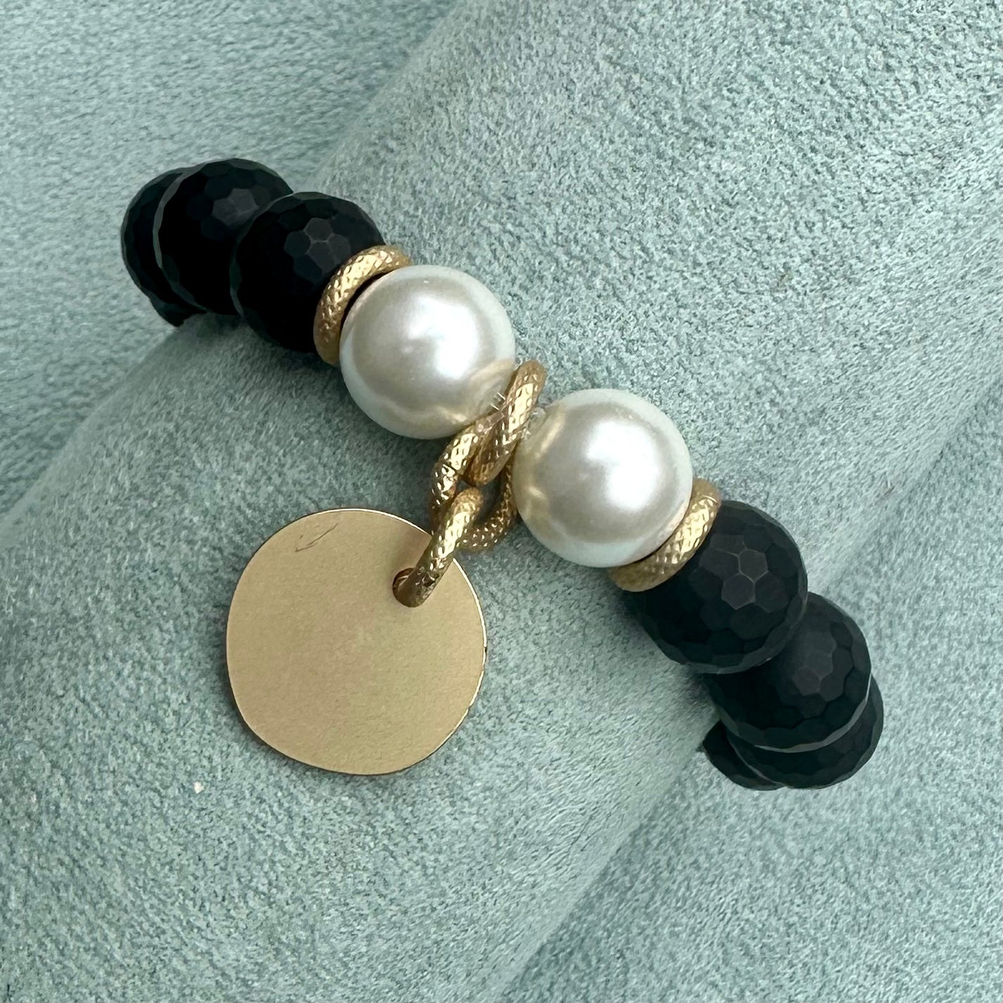 Agate Bead w/ Disc Charm Stretch