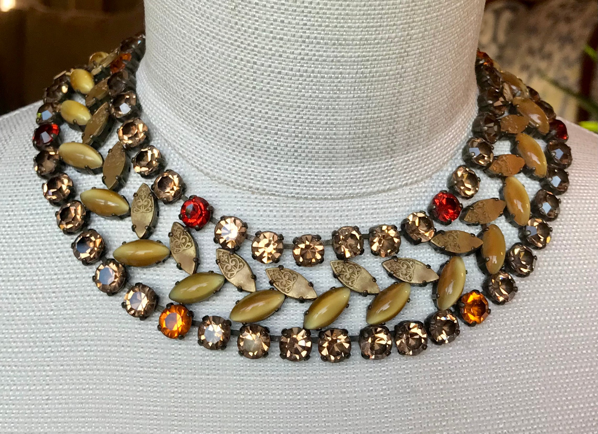 Double Petals Crystals Necklace