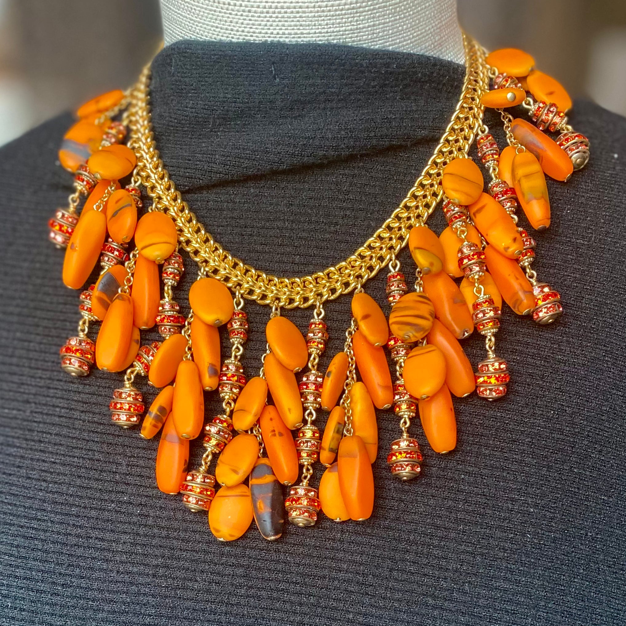 Cousine 1R Gold and Colors