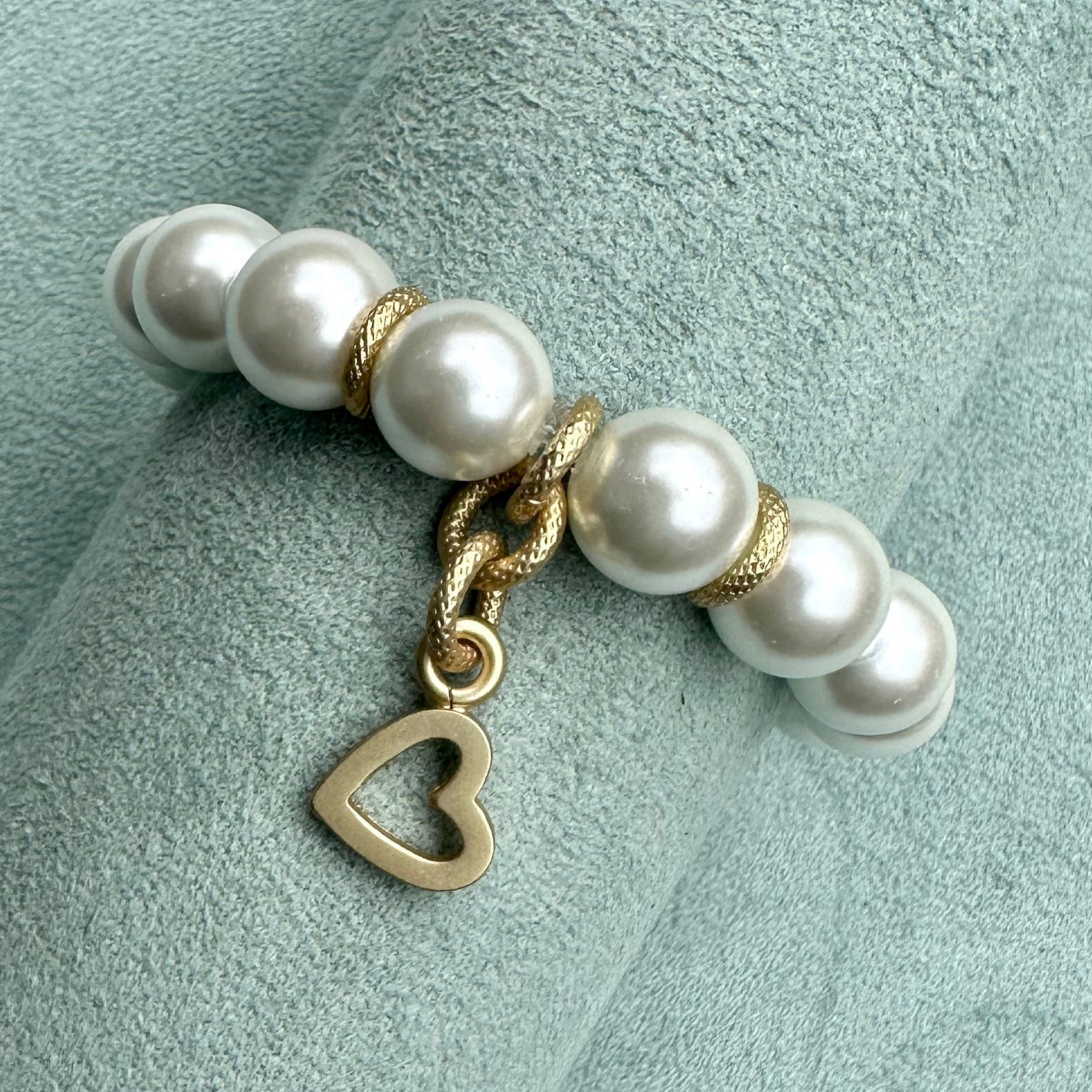 Agate Bead with Heart Charm Stretch Bracelet