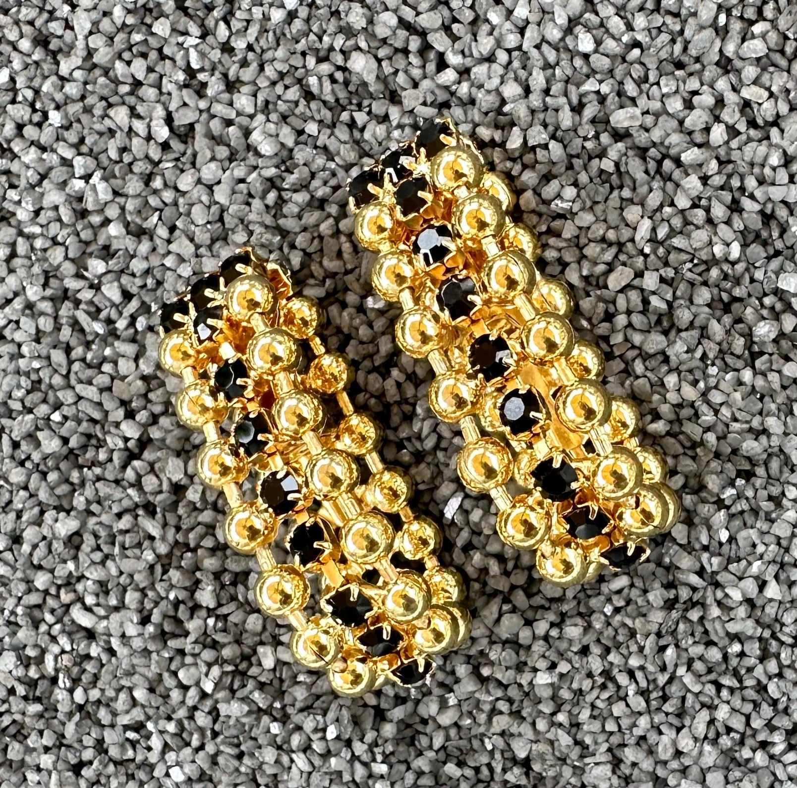 1.75" 3 Row Gold and Colors Teardrop