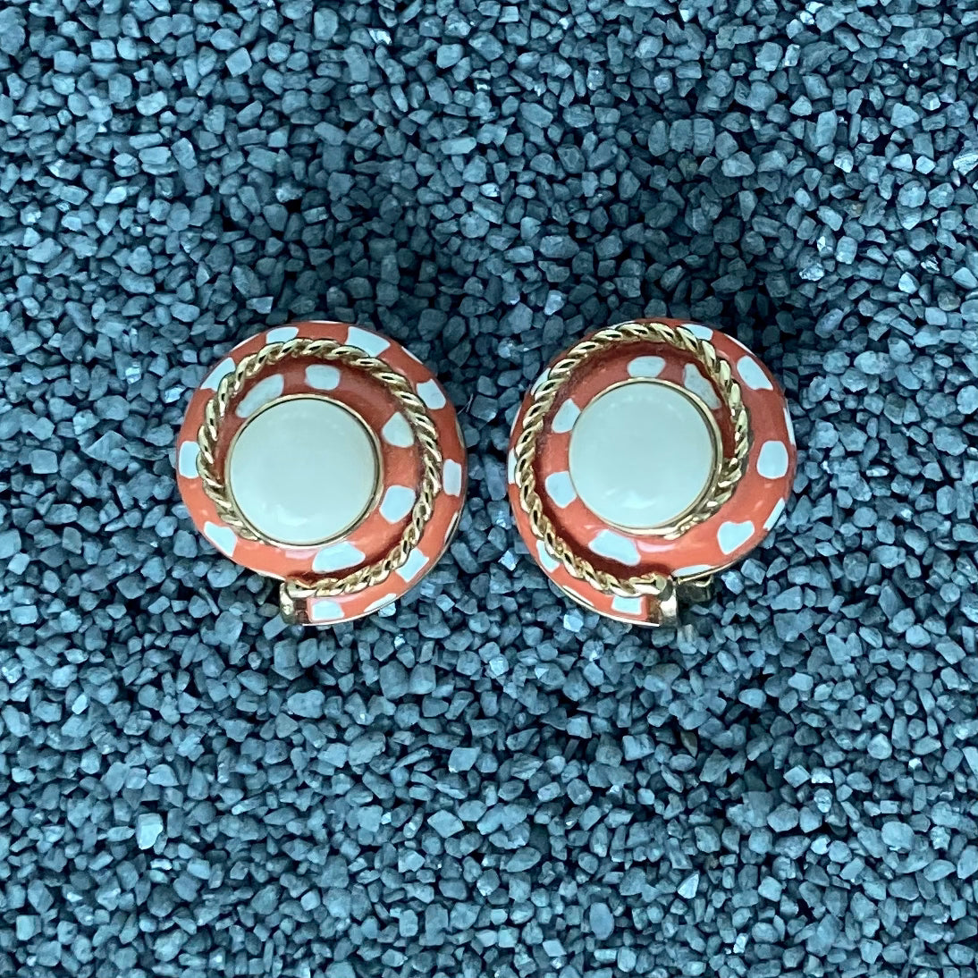 Spotted Shell Swirls W Color Center