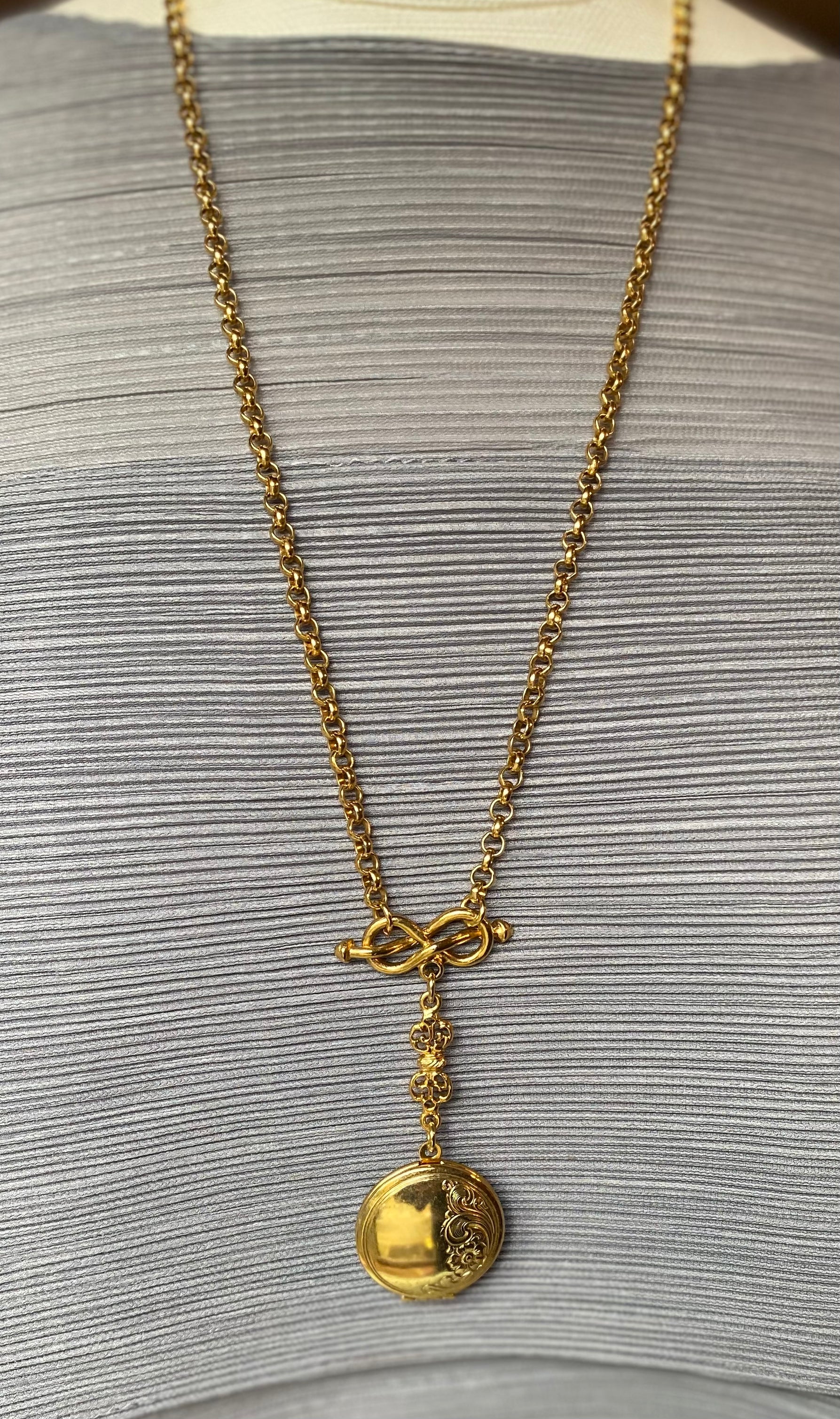 Gold Charm Locket Pen