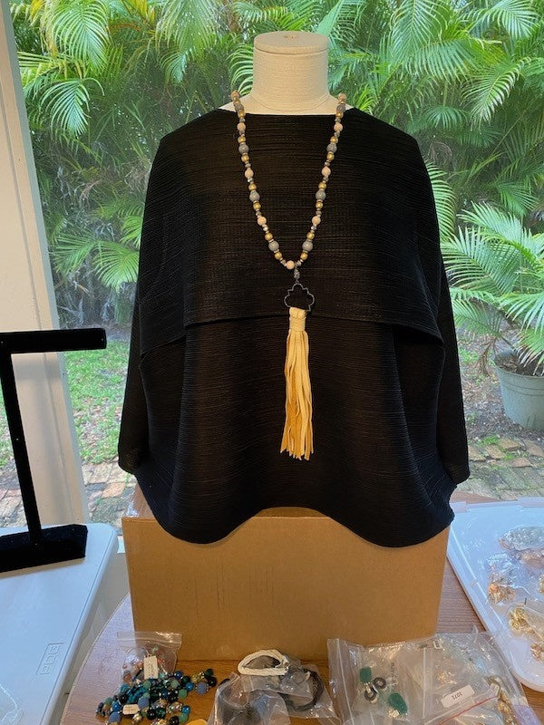 Vcelusives:Kelsye Wood Gold/Pave