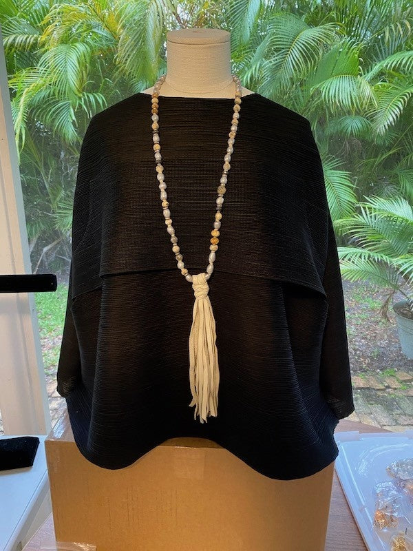 Vcelusives:Kelsye Lace Chalk