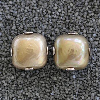 Rounded Square Pearl in Colors