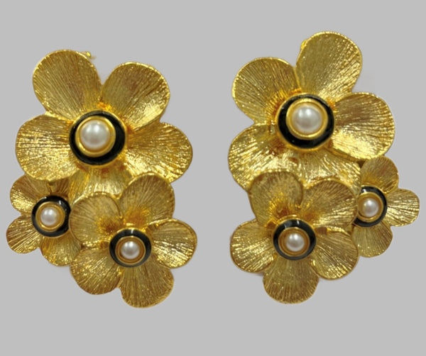 Pearl Clustered Flower Clip Earrings