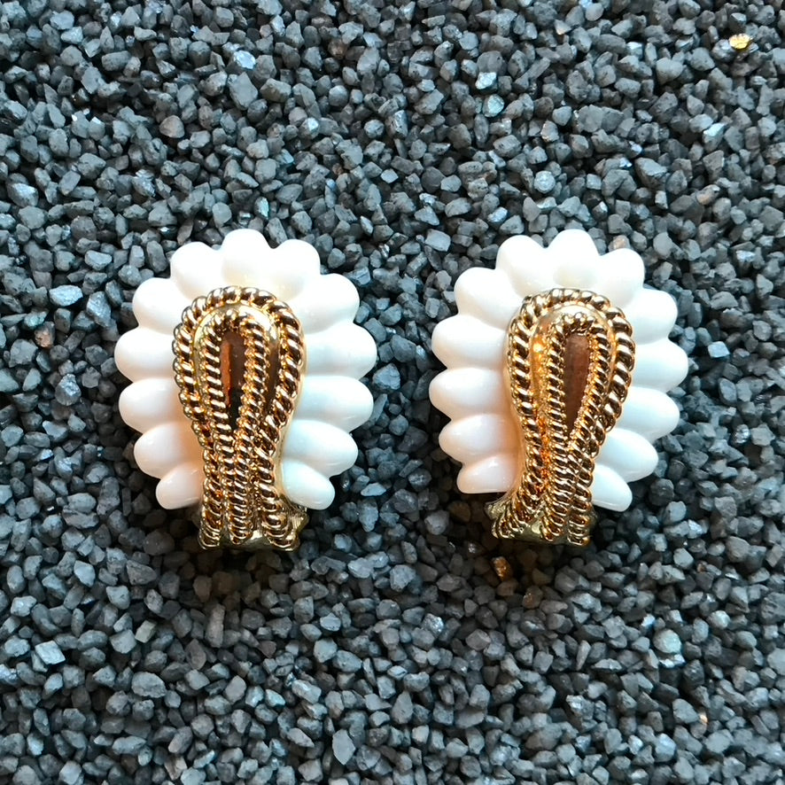 Horseshoe Beads with Gold