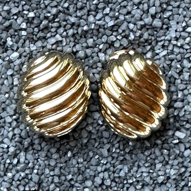 Med Oval Gold Swirl Button