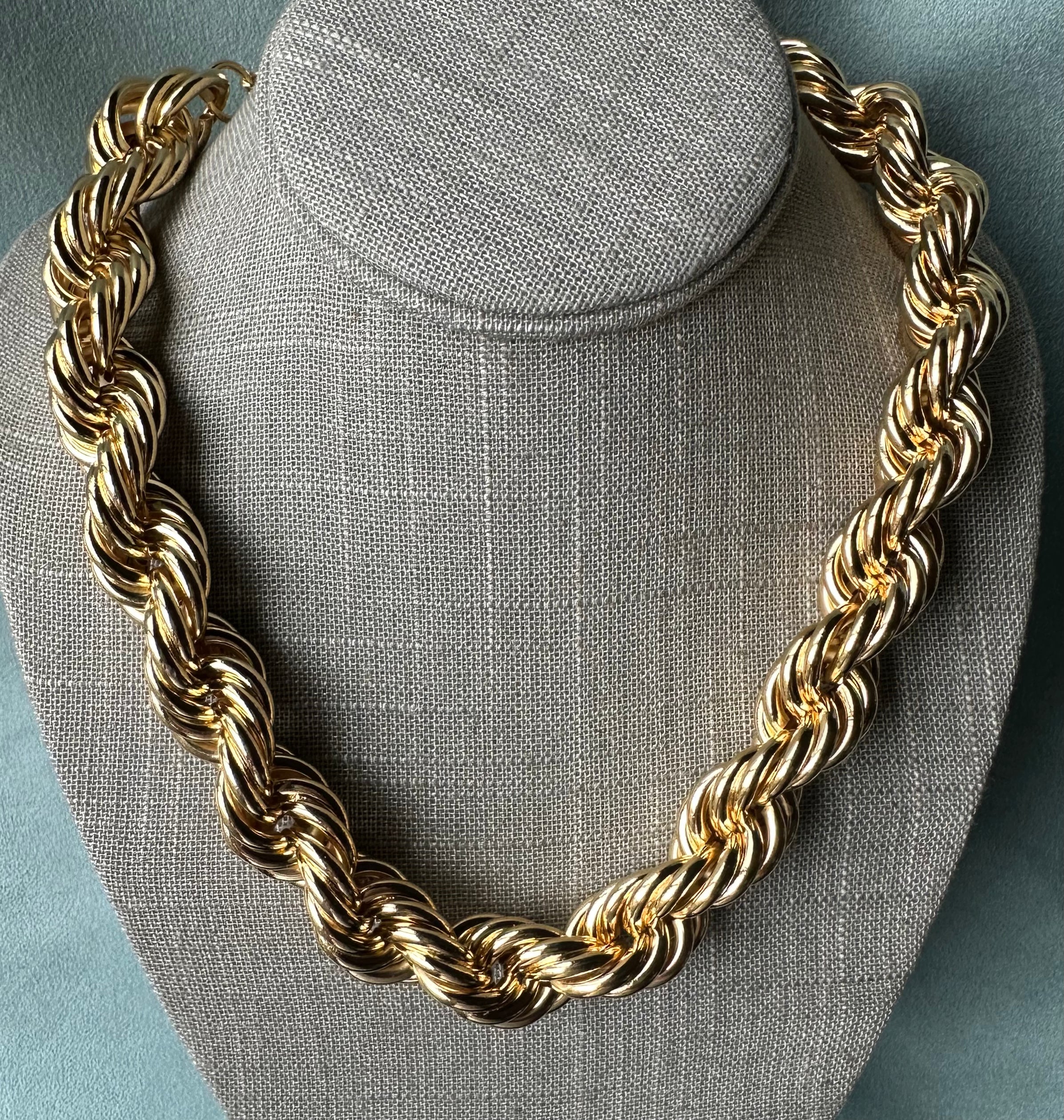 Gold Twist Chain 18"