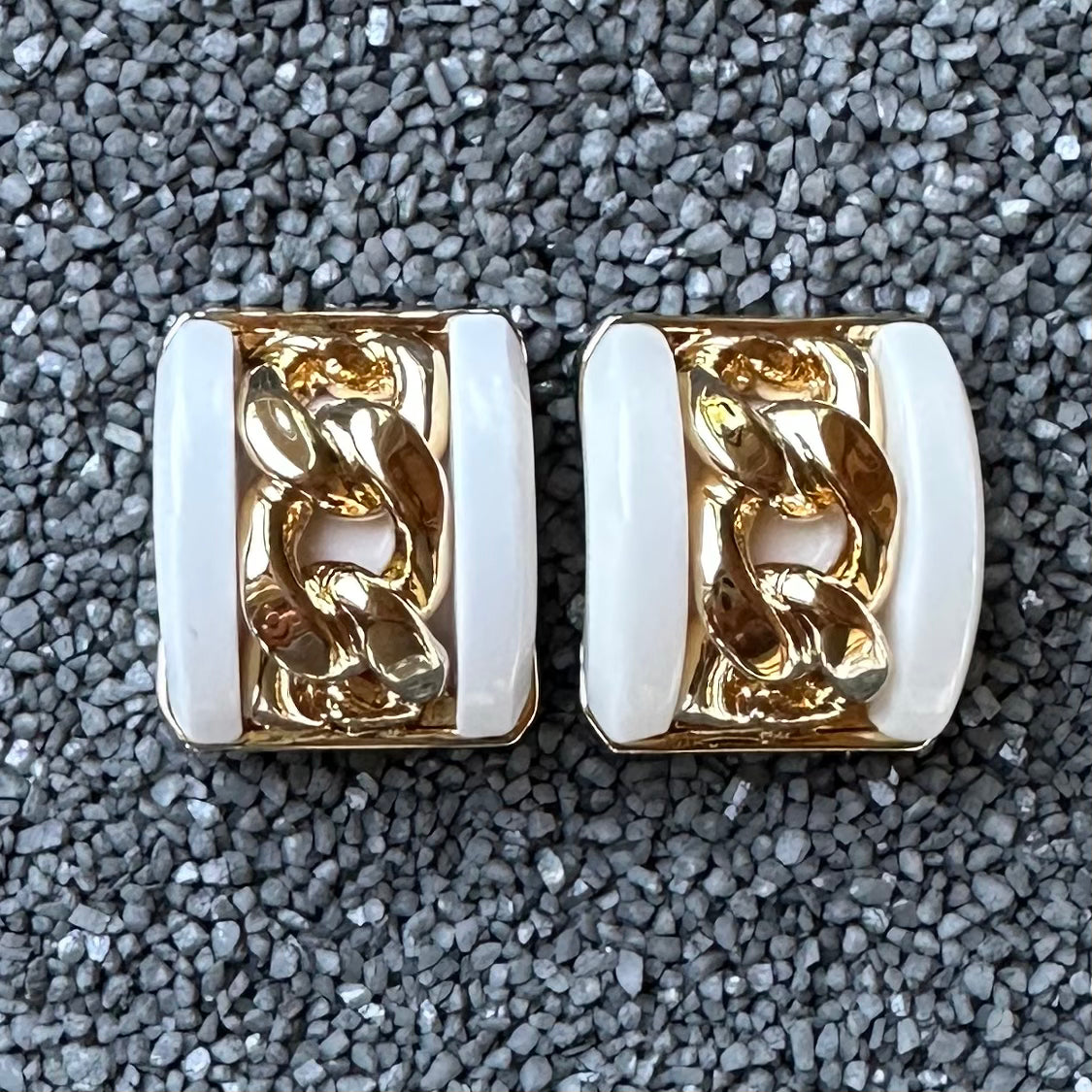 Center Chain with Color Sides