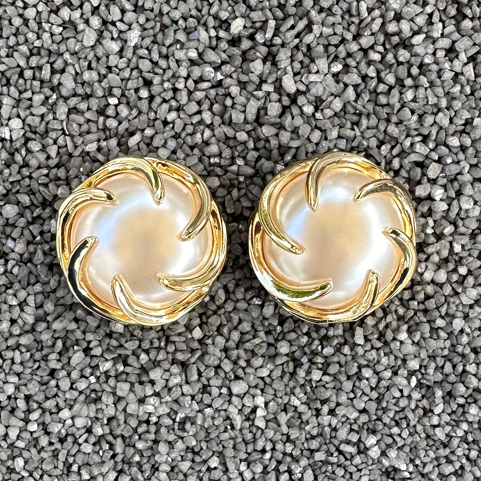 Center Color with Gold Swirl