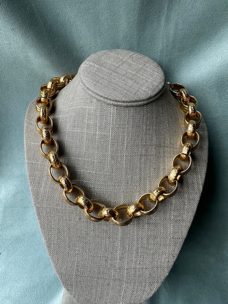 Banded and Hammered Gold Chain 18"