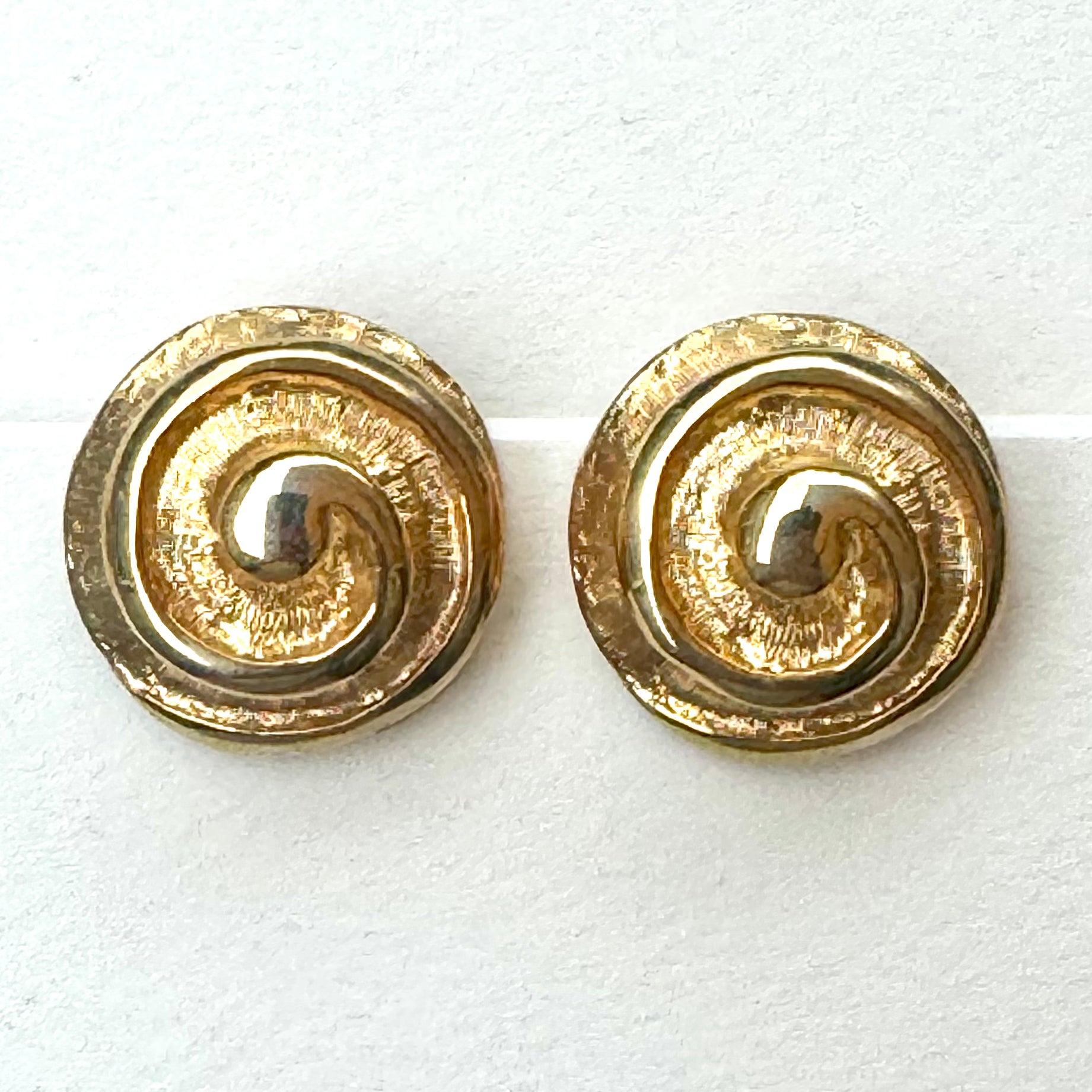 Swirl Clip