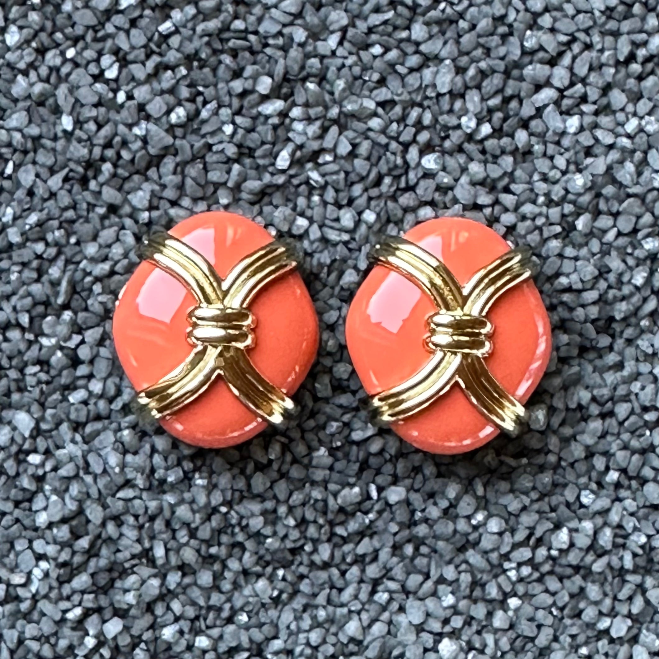 Colored Ovals with Half Circles Tied