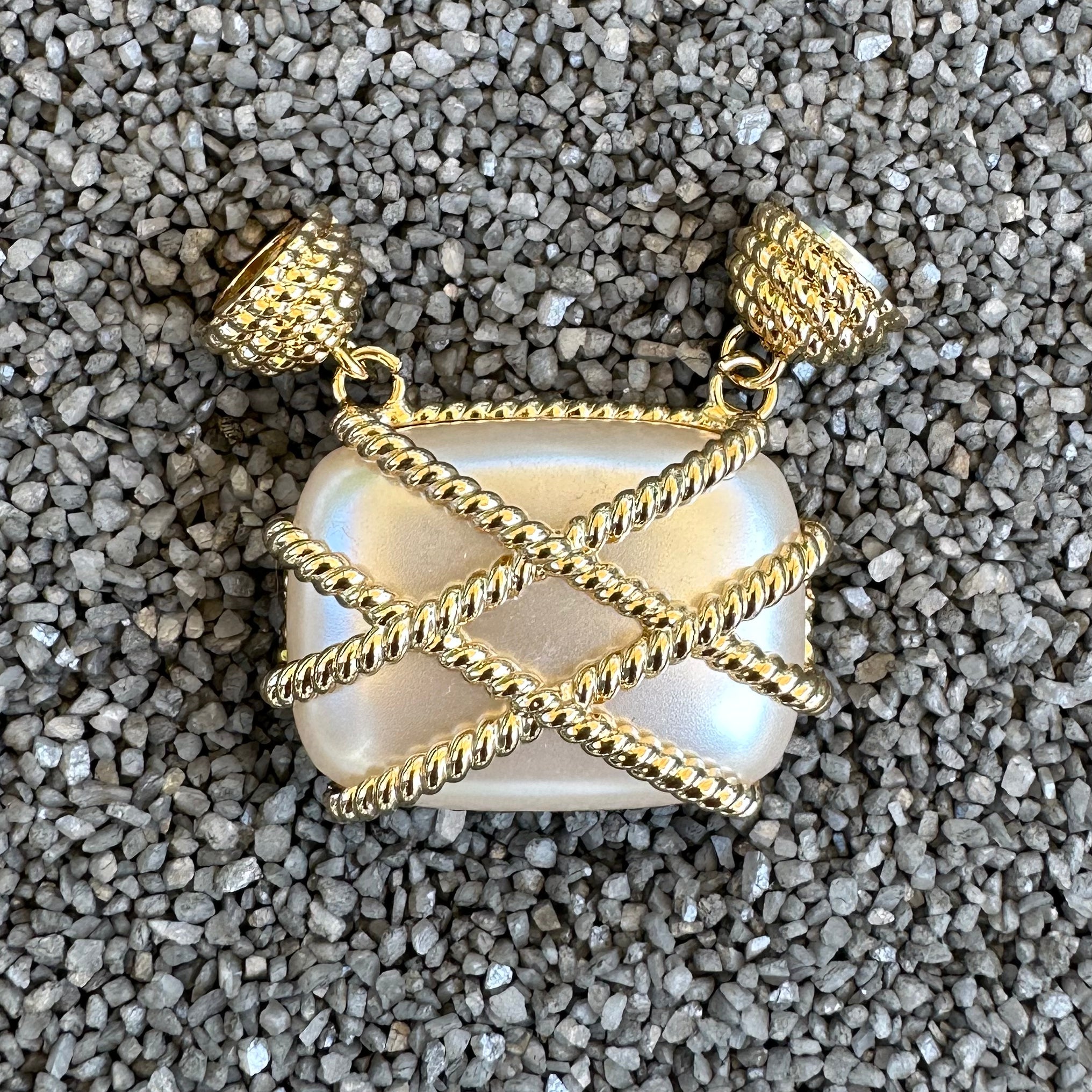 Pearl With Filigree Criss Cross Motif for Necklace