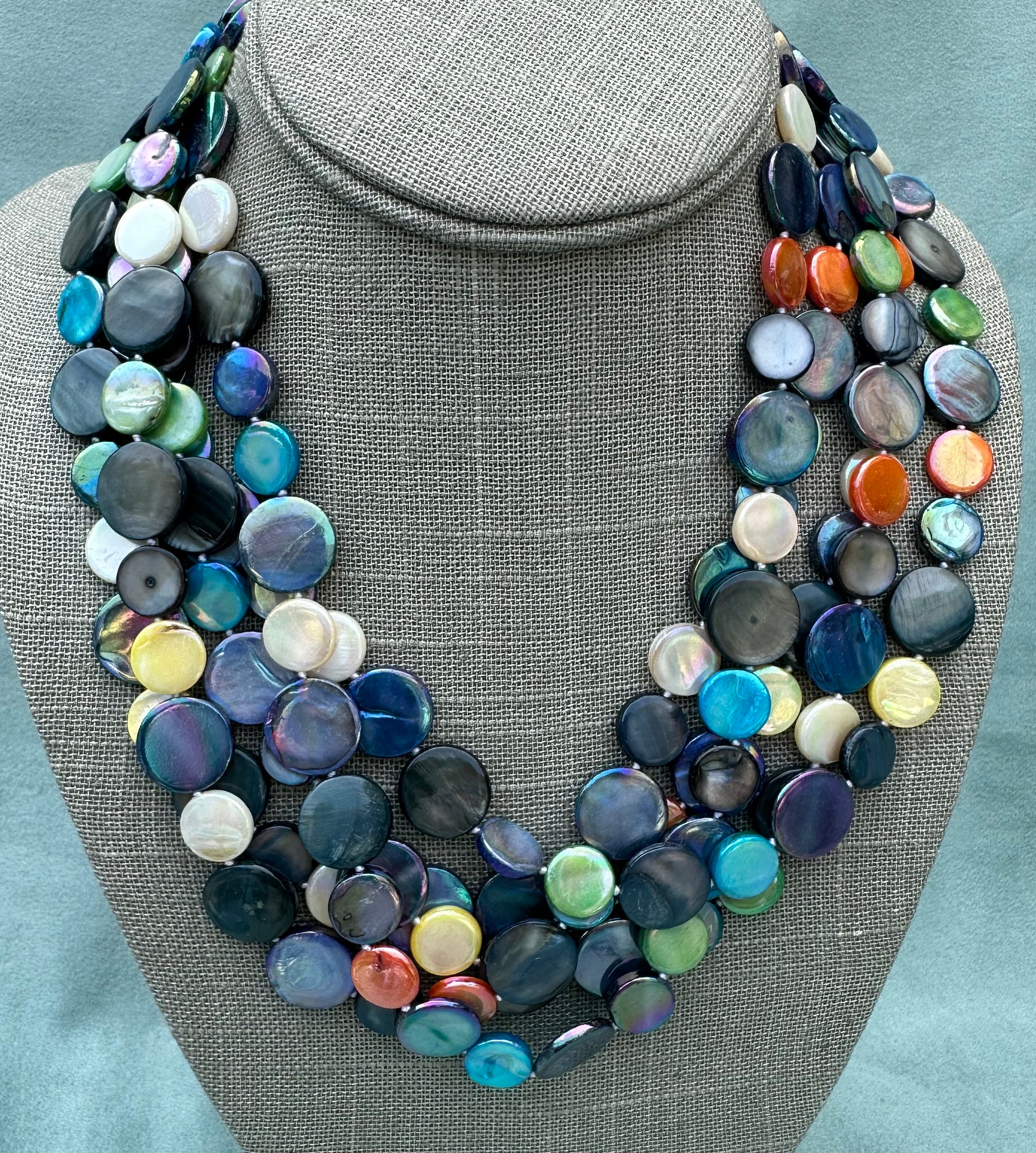 Chimes Dyed Mother of Pearl 5 Strands / Colors