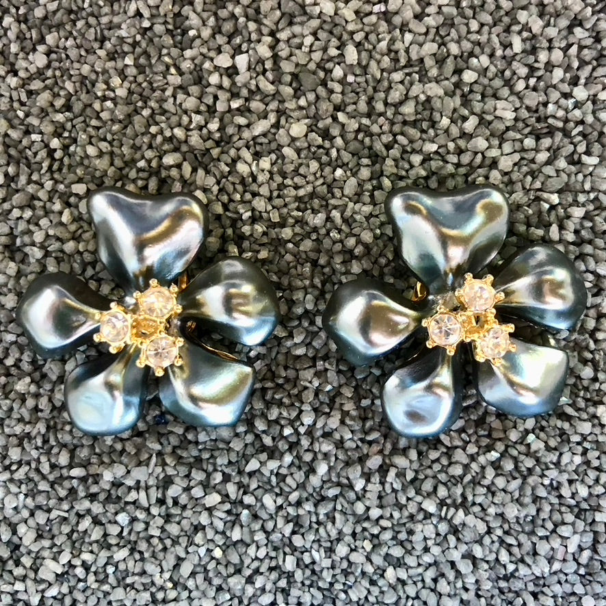 Large Clip Flower in Colors