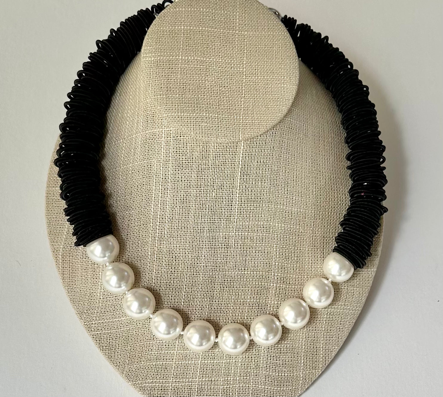 Piano Wire with Pearls in Colors
