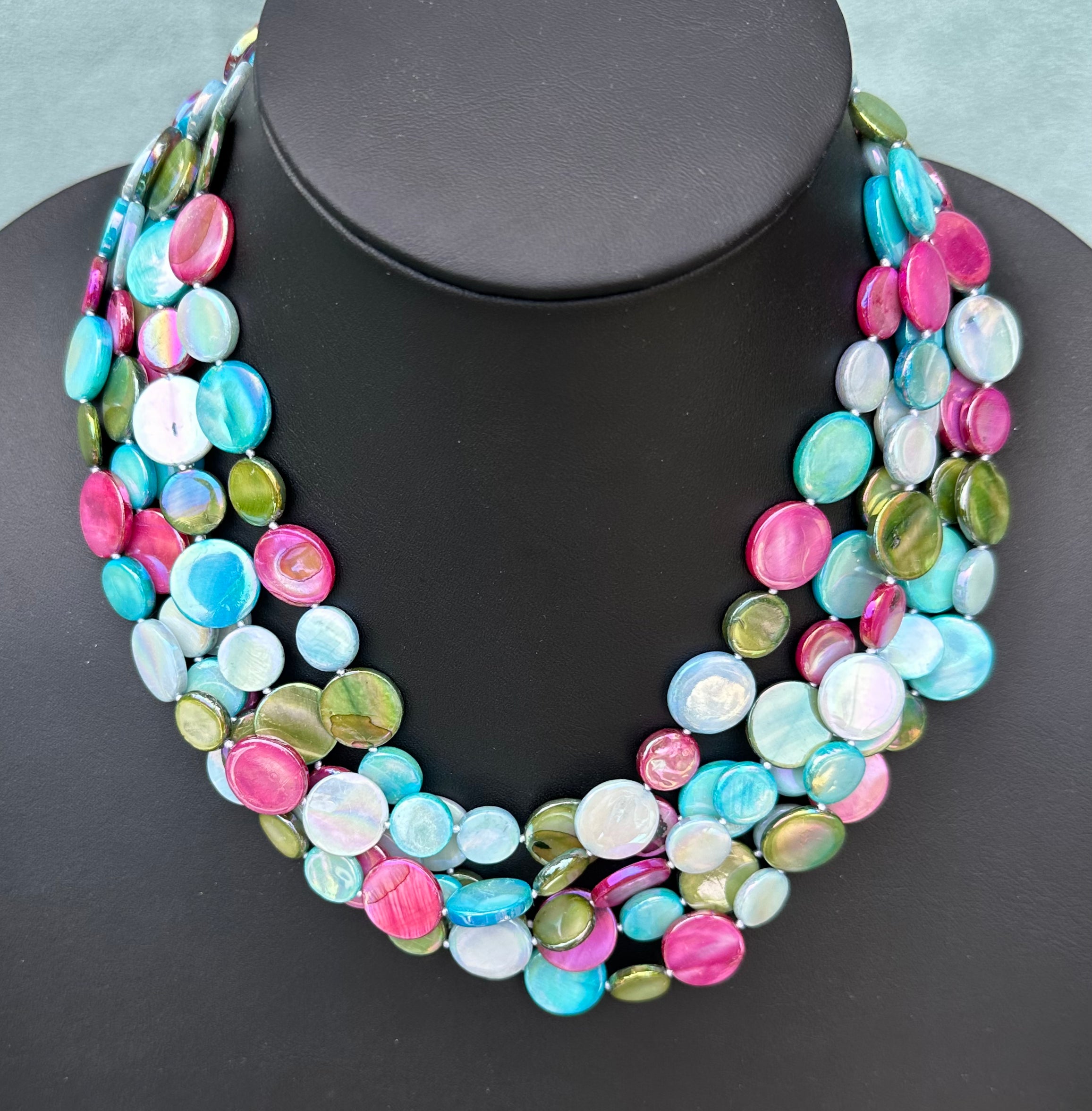 Chimes Dyed Mother of Pearl 5 Strands / Colors