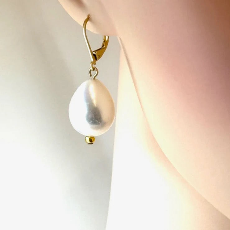 Teardrop Pearl Leverback