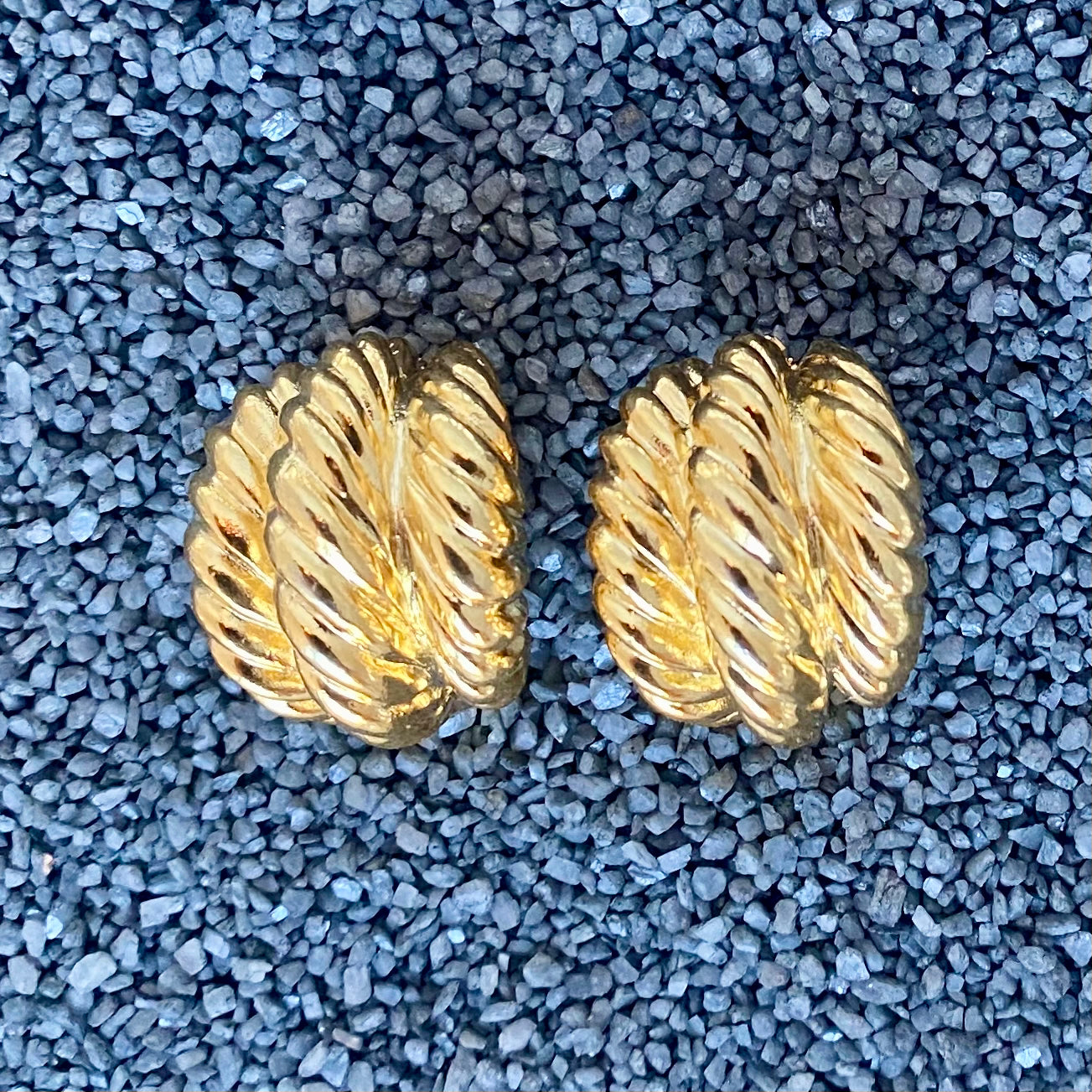 Three Rib Twist Polished  Gold