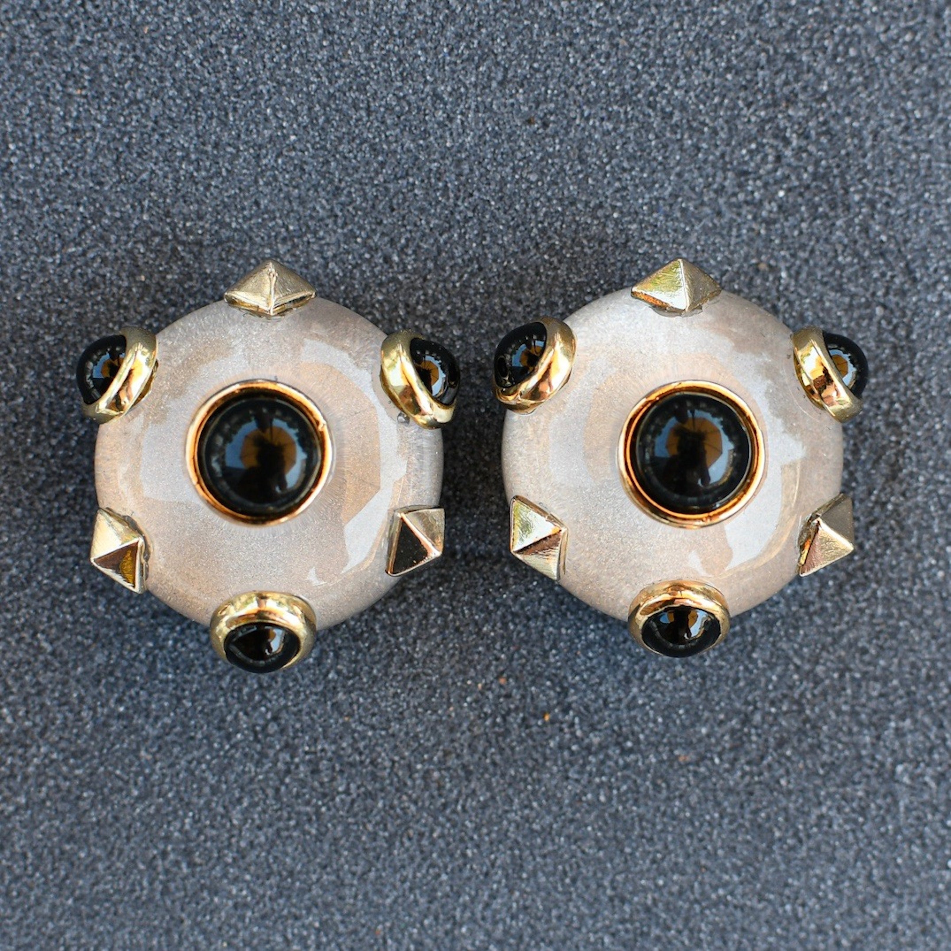 Satellite Lucent Black